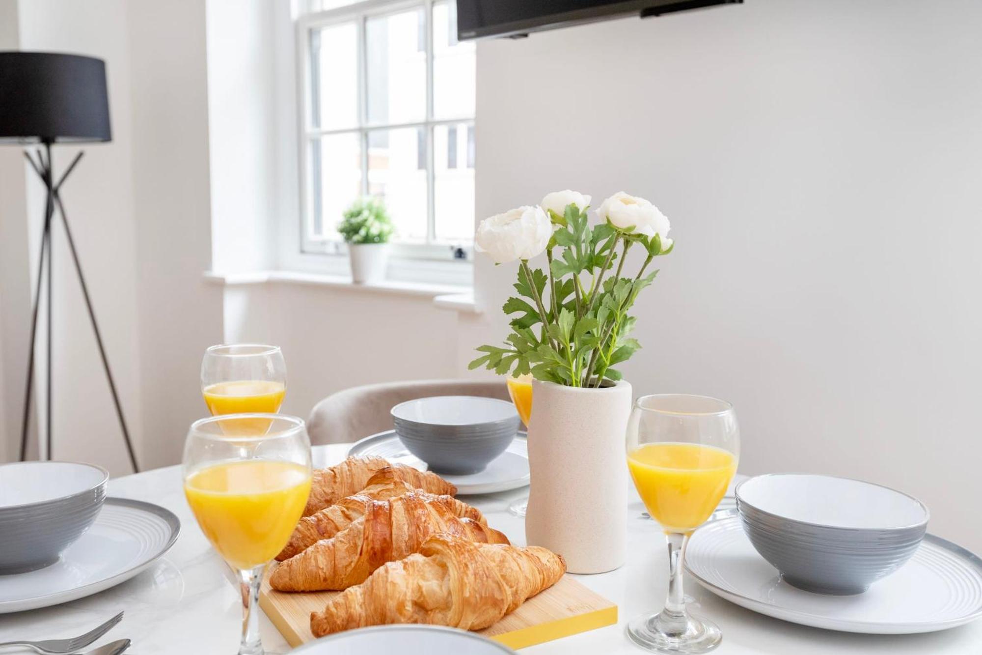 Fitzrovia With Balcony - Cityapartmentstay Londres Exterior foto